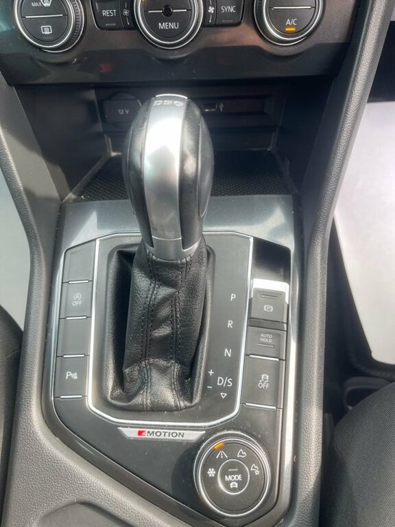 Volkswagen Tiguan Se Navigation White #19