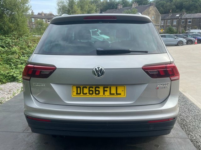 Volkswagen Tiguan Se Navigation White #9