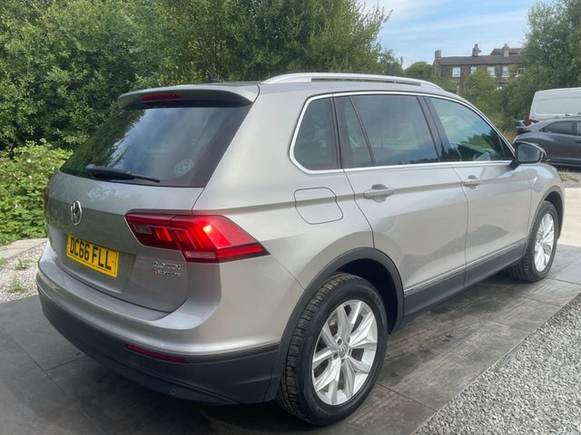 Volkswagen Tiguan Se Navigation White #7