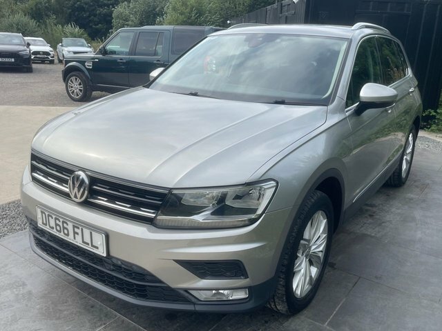 Volkswagen Tiguan Se Navigation White #11