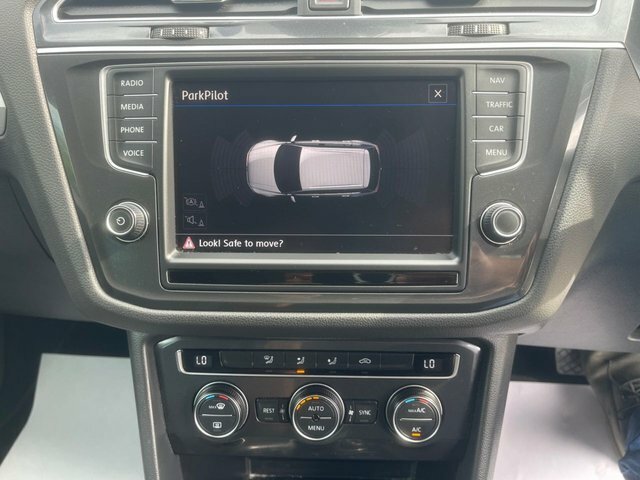Volkswagen Tiguan Se Navigation White #20