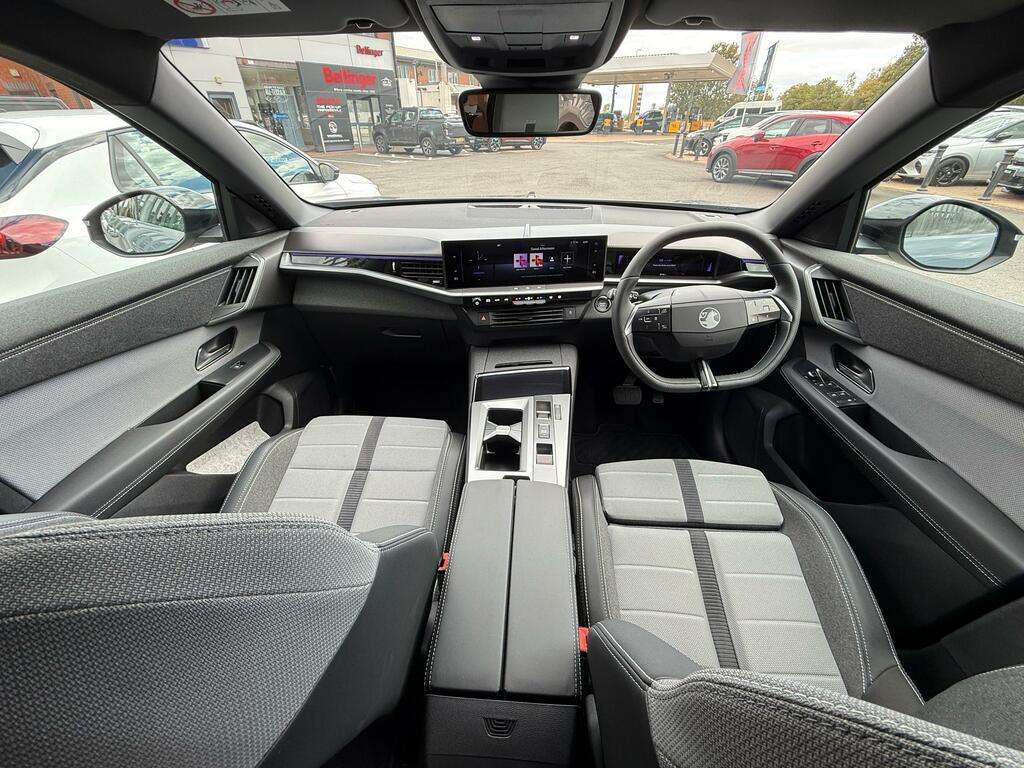 Vauxhall Grandland 73Kwh Gs Suv 213 Ps DV25AFJ Grey #2