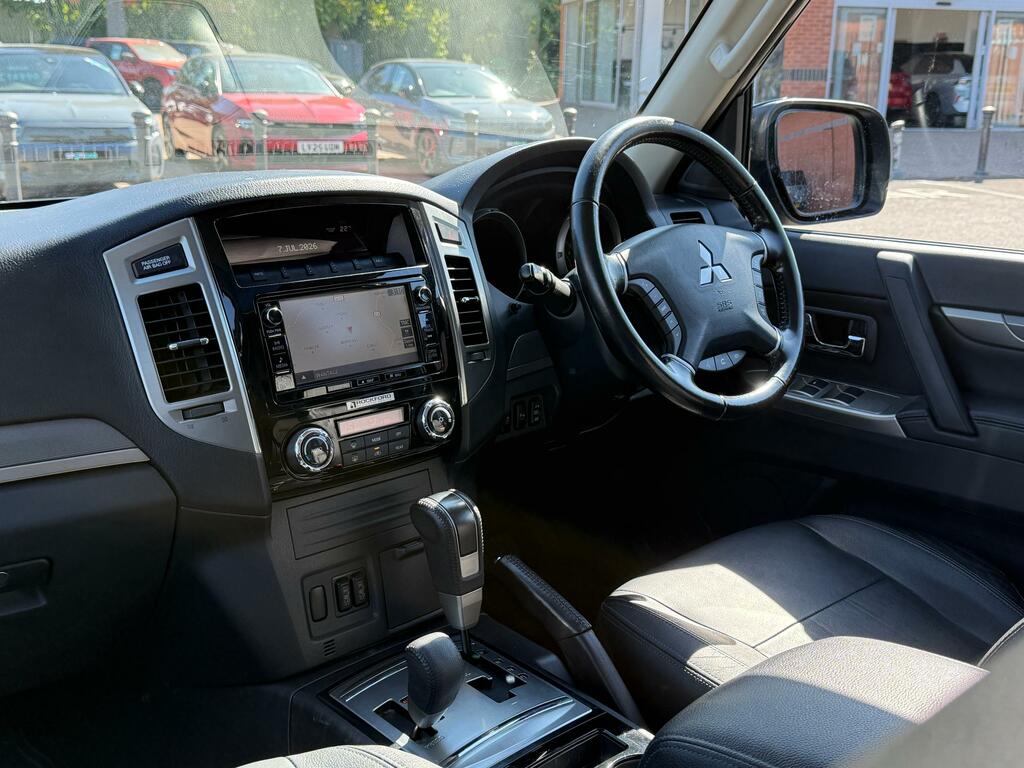 Mitsubishi Shogun 3.2 Di-dc Sg4 Suv 4Wd Euro 6 Lwb Black #3