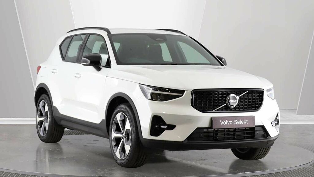 Volvo XC40 Plus, B3 Mild Hybrid, Dark KO26PBU White