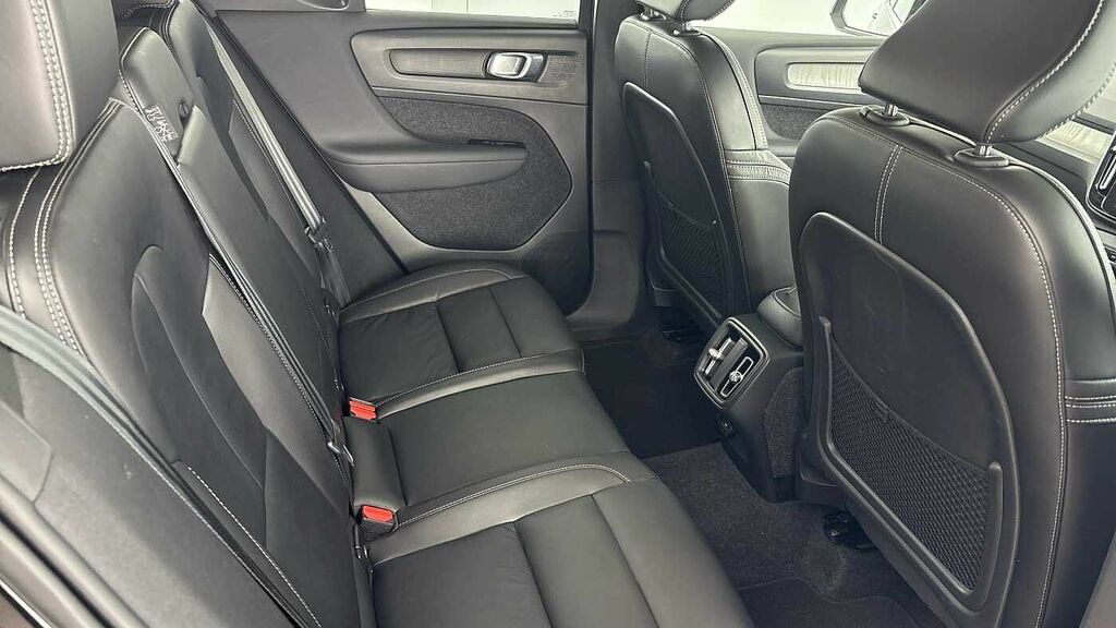 Volvo XC40 Inscription Pro, B5 Awd Mild Hybrid Premium Sound LE21HCX Black #6
