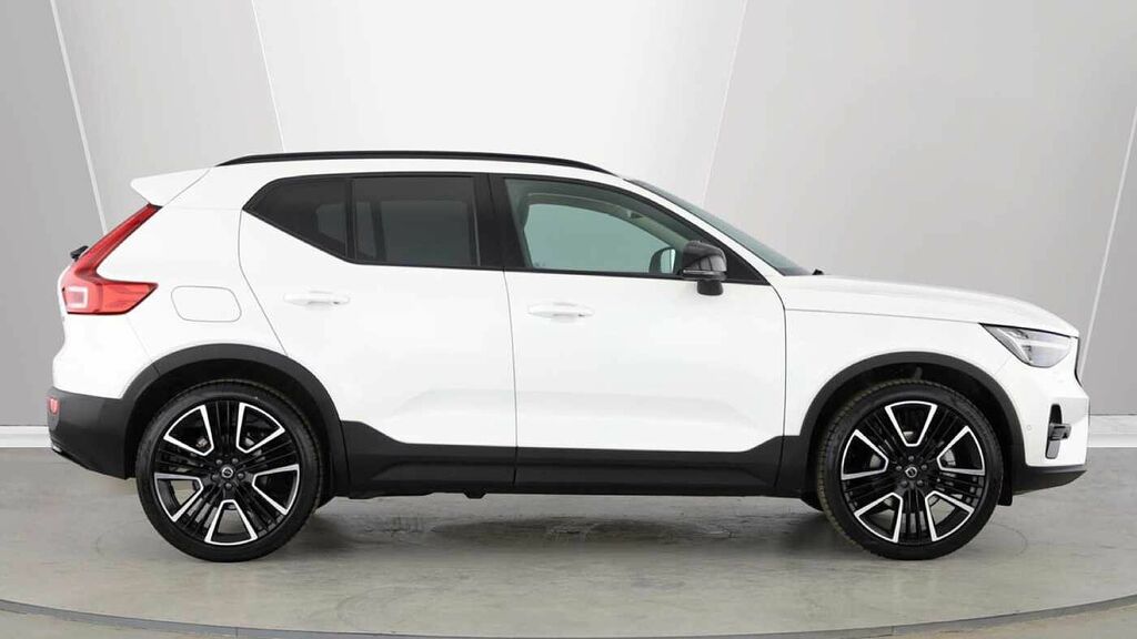 Volvo XC40 Ultra, B4 Mild Hybrid, Dark 21 Alloys, C White #2
