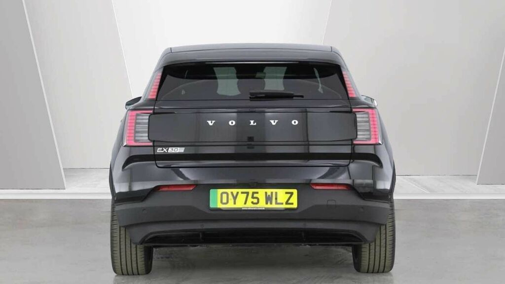 Volvo EX30 Ultra, Single Motor Extended Range, Pano Black #4