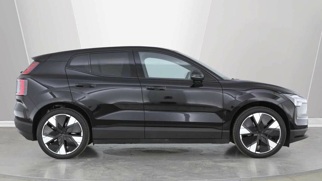 Volvo EX30 Ultra, Single Motor Extended Range, Pano Black #2