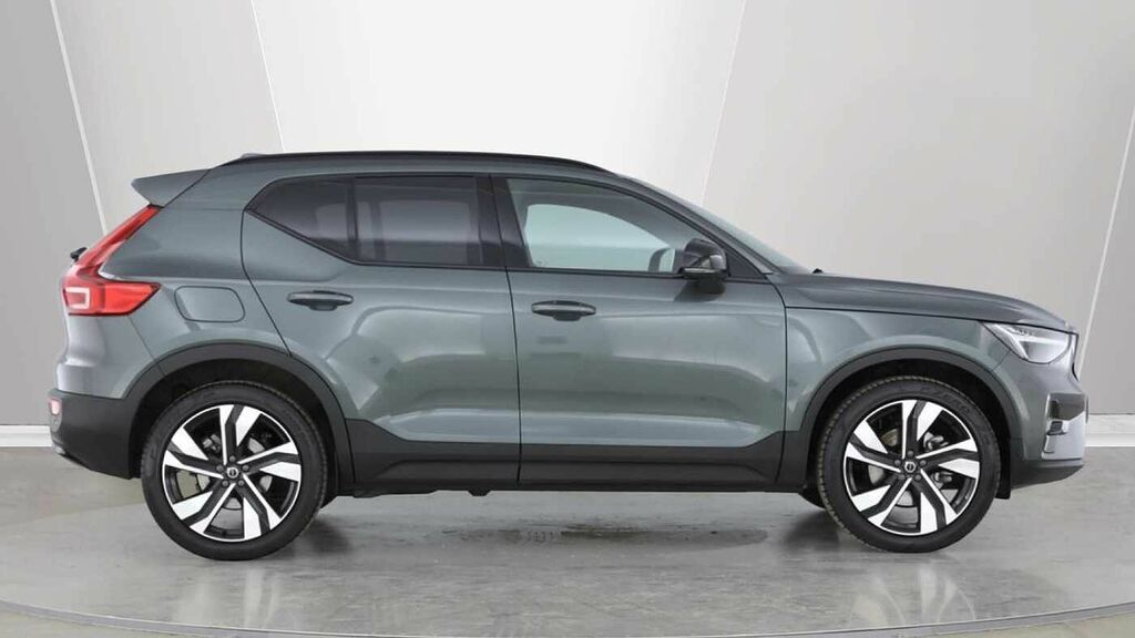 Volvo XC40 Plus, B4 Mild Hybrid, Dark Upgrade Wheels #2