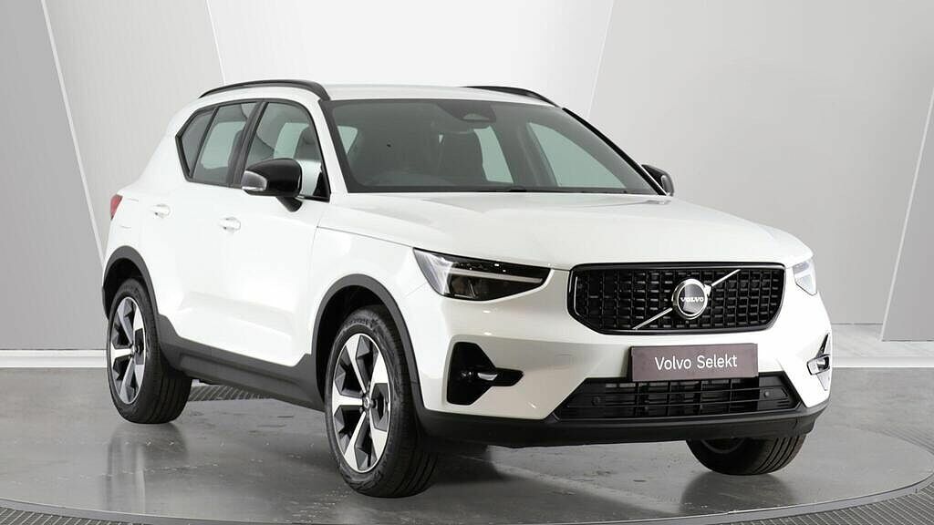 Volvo XC40 Plus, B3 Mild Hybrid, Dark Rear Camera, H White