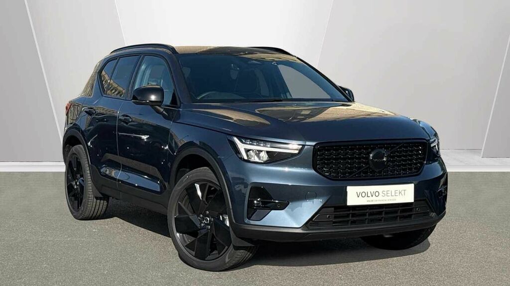 Volvo XC40 Black Edition Plus, B3 Mild Hybrid, Rear C Blue