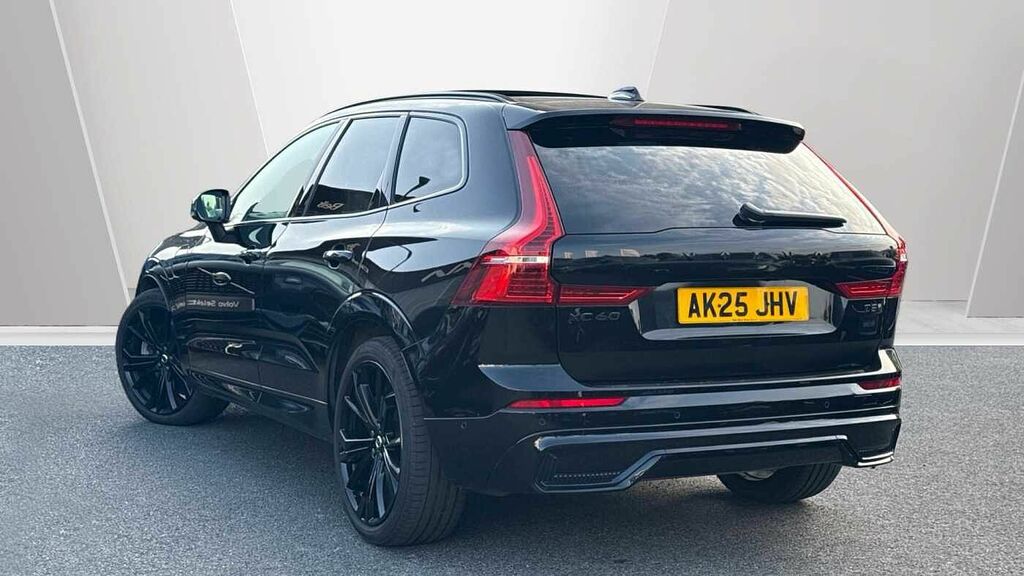 Volvo XC60 Black Edition Ultra, T8 Awd Plug-in Hybrid Panora Black #2