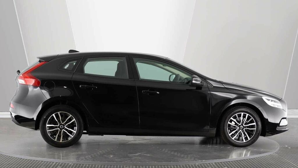 Volvo V40 T2 Momentum KL19WWE Black #3