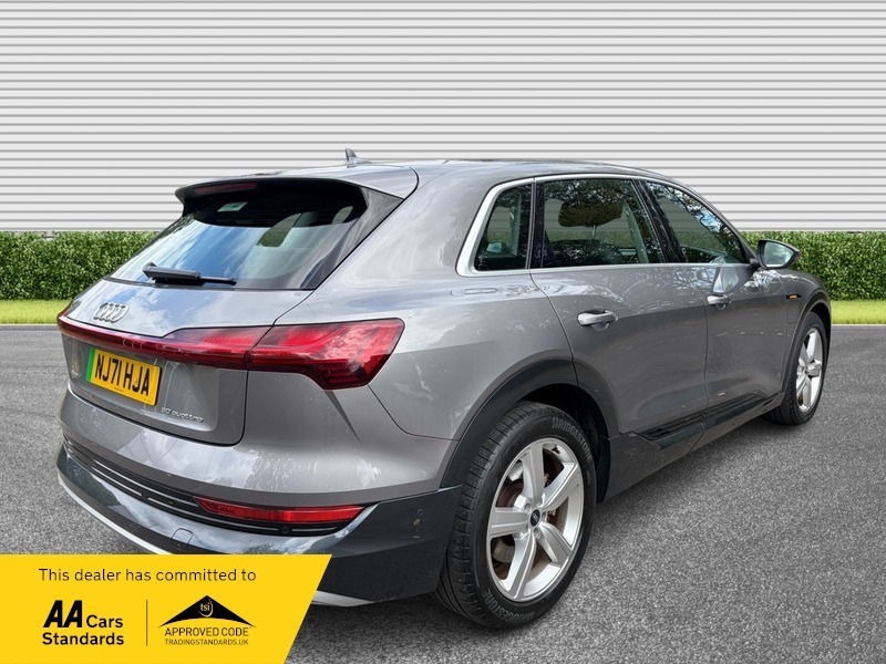 Audi E-tron 50 Black Edition Quattro 71.2Kwh 11Kw Charger White #8