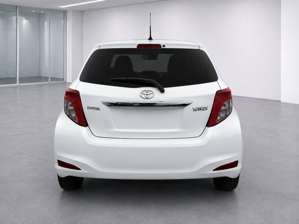 Toyota Yaris 1L Edition White #3