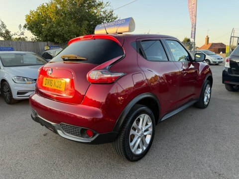 Nissan Juke 1.6 N-connecta Xtron Red #4