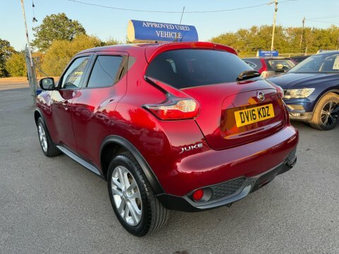 Nissan Juke 1.6 N-connecta Xtron Red #6