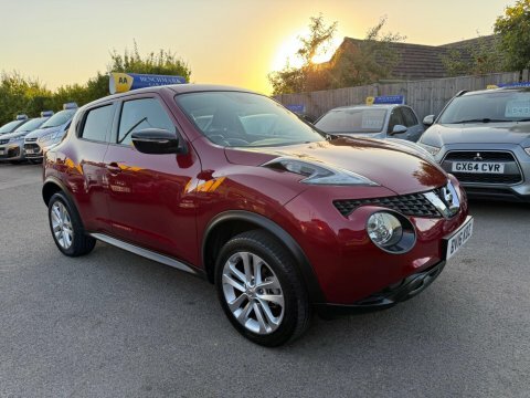 Nissan Juke 1.6 N-connecta Xtron Red #3