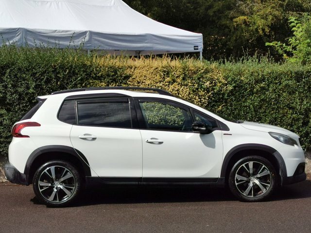 Peugeot 2008 Bluehdi Gt Line Suv White #3