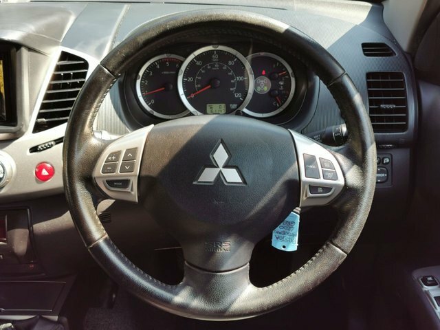 Mitsubishi L200 Pickup 2.5 Di-d Barbarian 4Wd Euro 5 Lb 201 Black #41
