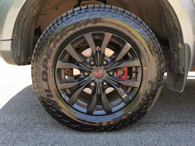 Mitsubishi L200 Pickup 2.5 Di-d Barbarian 4Wd Euro 5 Lb 201 Black #40