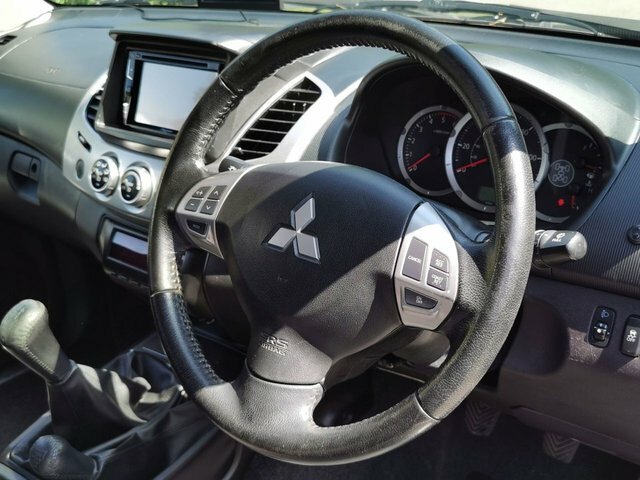 Mitsubishi L200 Pickup 2.5 Di-d Barbarian 4Wd Euro 5 Lb 201 Black #10