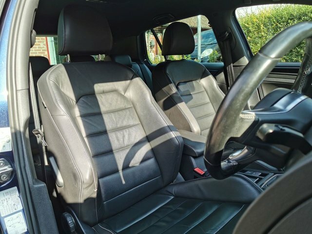 Volkswagen Golf Estate 1.6 Tdi Bluemotion Euro 5 Ss 20146 Black #12
