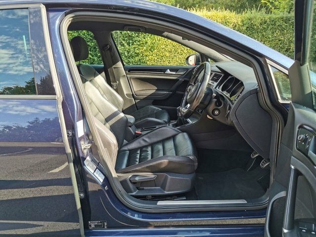 Volkswagen Golf Estate 1.6 Tdi Bluemotion Euro 5 Ss 20146 Black #10