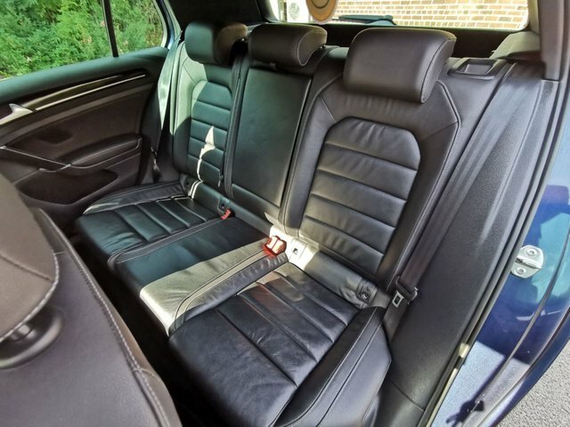 Volkswagen Golf Estate 1.6 Tdi Bluemotion Euro 5 Ss 20146 Black #25