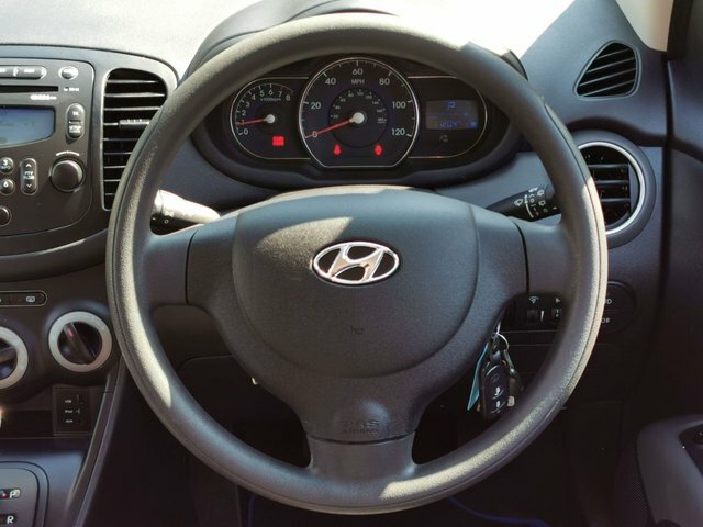 Hyundai I10 1.2 Classic Hatchback Euro 5 85 Red #41