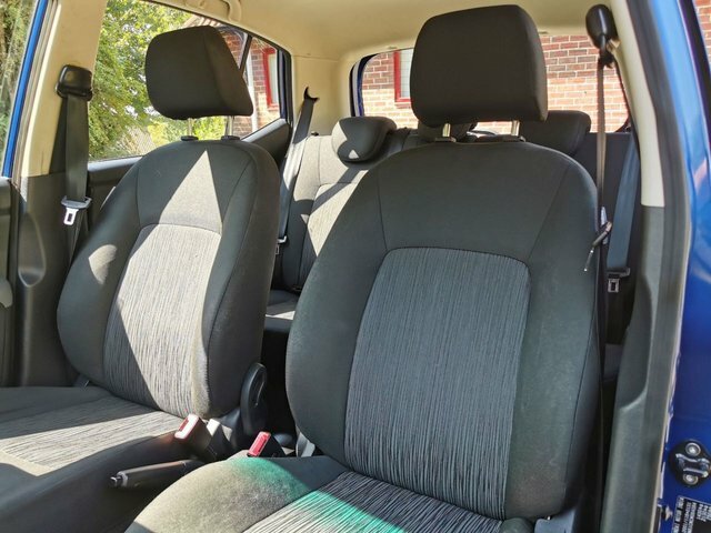 Hyundai I10 1.2 Classic Hatchback Euro 5 85 Red #18