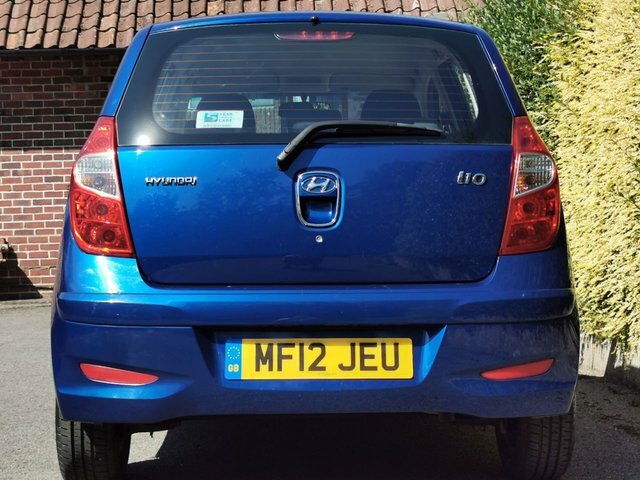 Hyundai I10 1.2 Classic Hatchback Euro 5 85 Red #29