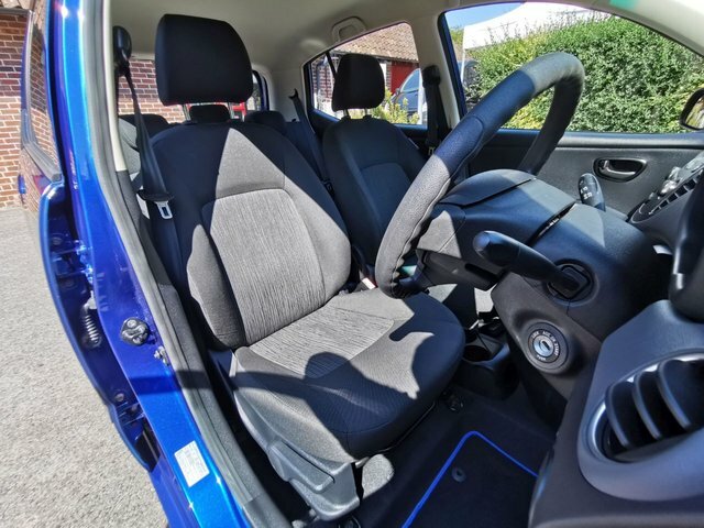 Hyundai I10 1.2 Classic Hatchback Euro 5 85 Red #11