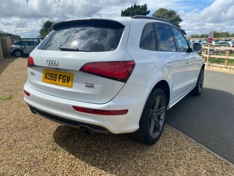 Audi Q5 2.0 Tfsi S AU66FGV White #6