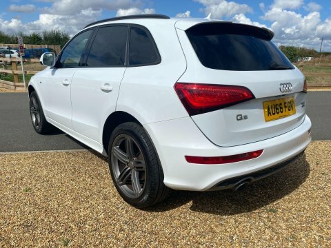 Audi Q5 2.0 Tfsi S AU66FGV White #5