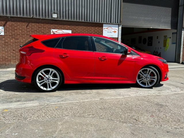 Ford Focus 2.0 Tdci St-3 Hatchback Euro 6 Red #4