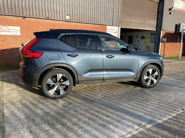 Volvo XC40 1.5H T4 Recharge 10.7Kwh R-design Suv P Blue #2