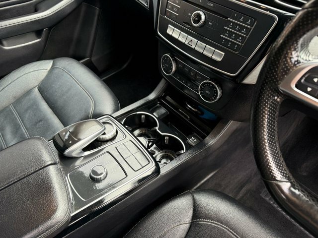 Mercedes-Benz GLE Class Gle250d Amg Line Premium Suv G-tronic White #25