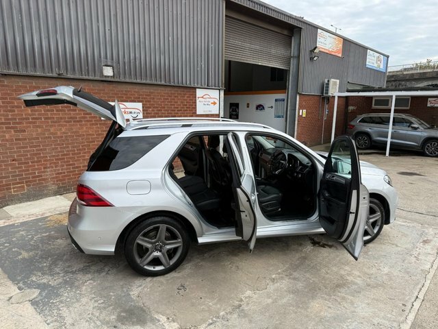 Mercedes-Benz GLE Class Gle250d Amg Line Premium Suv G-tronic White #40
