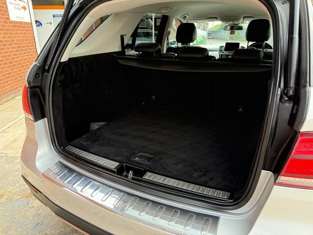 Mercedes-Benz GLE Class Gle250d Amg Line Premium Suv G-tronic White #37