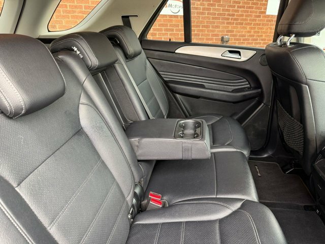 Mercedes-Benz GLE Class Gle250d Amg Line Premium Suv G-tronic White #34
