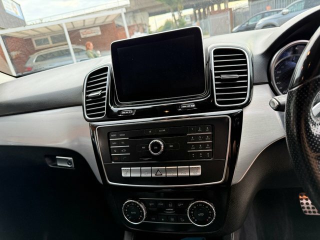 Mercedes-Benz GLE Class Gle250d Amg Line Premium Suv G-tronic White #27