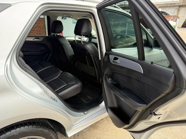 Mercedes-Benz GLE Class Gle250d Amg Line Premium Suv G-tronic White #30