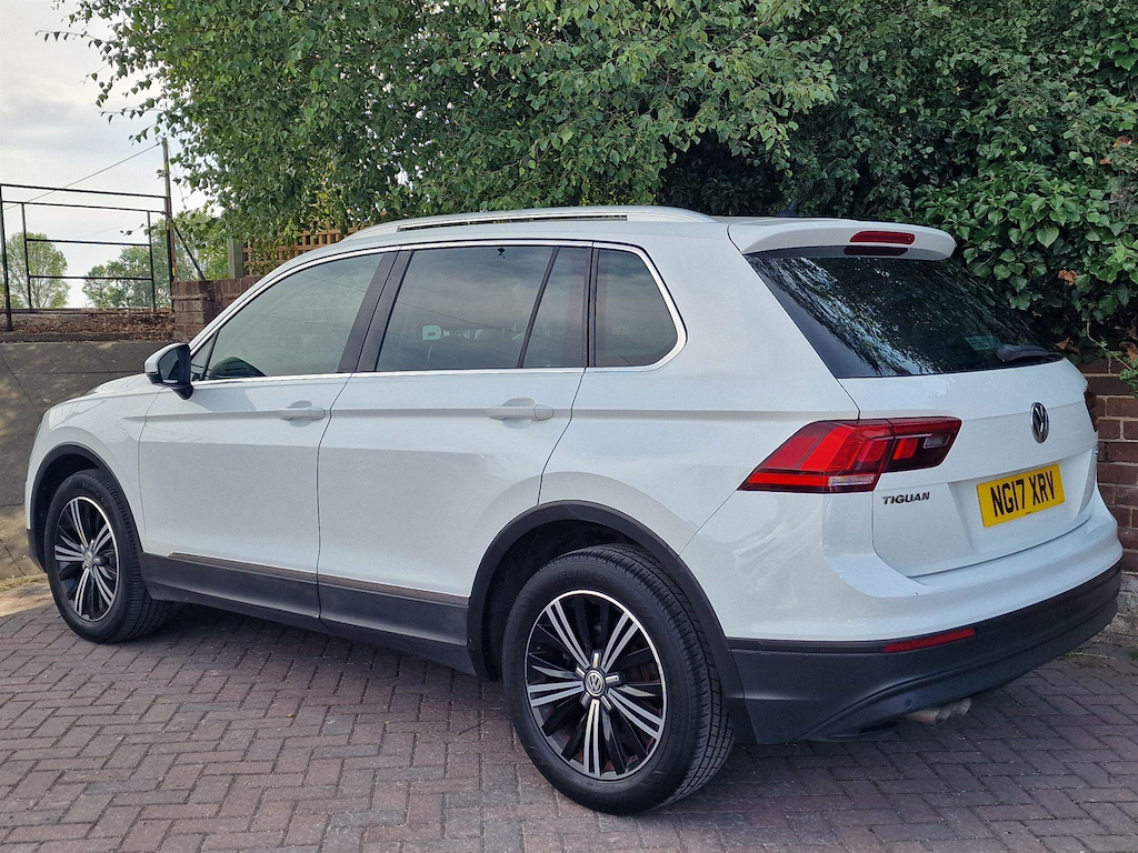 Volkswagen Tiguan 2.0 Tdi Bluemotion Tech Se Navigation Grey #3