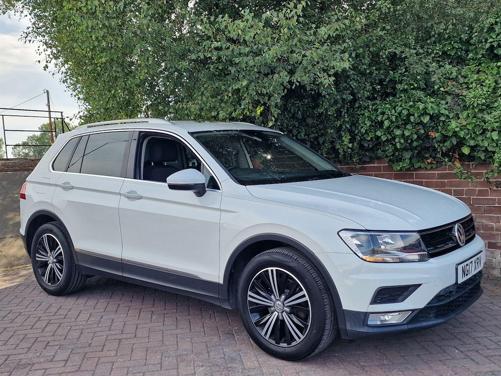 Volkswagen Tiguan 2.0 Tdi Bluemotion Tech Se Navigation Grey #9