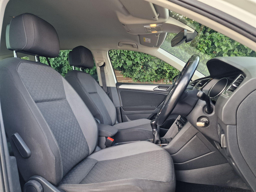 Volkswagen Tiguan 2.0 Tdi Bluemotion Tech Se Navigation Grey #10