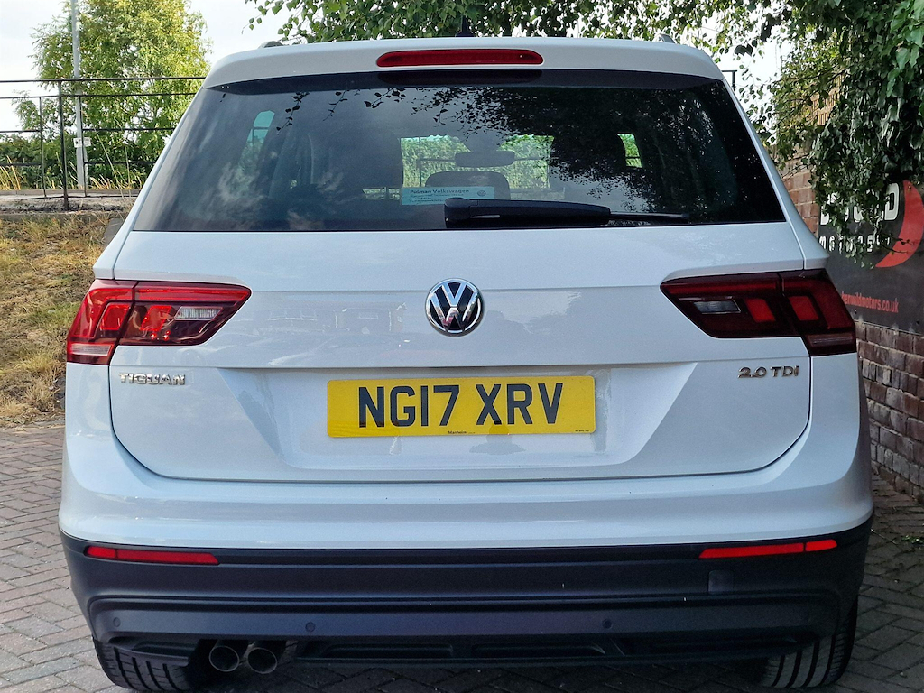 Volkswagen Tiguan 2.0 Tdi Bluemotion Tech Se Navigation Grey #4