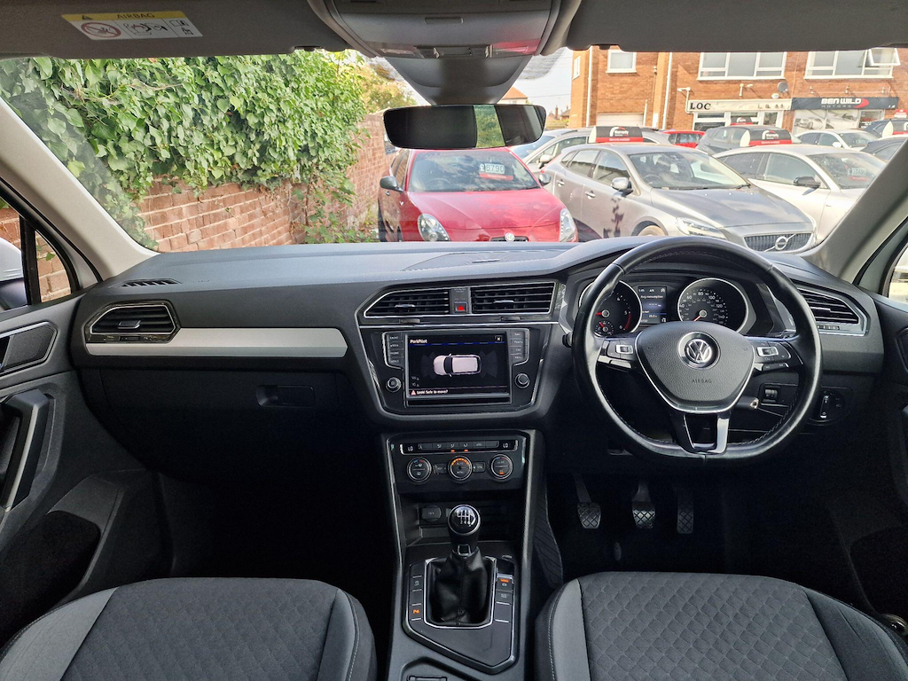 Volkswagen Tiguan 2.0 Tdi Bluemotion Tech Se Navigation Grey #15