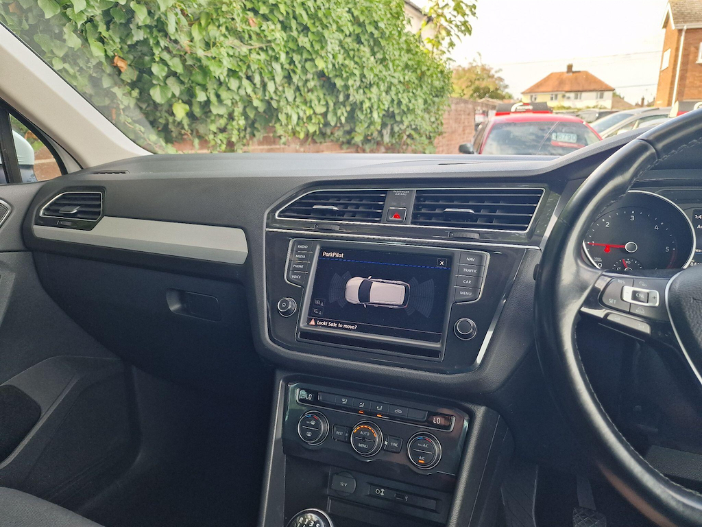 Volkswagen Tiguan 2.0 Tdi Bluemotion Tech Se Navigation Grey #18
