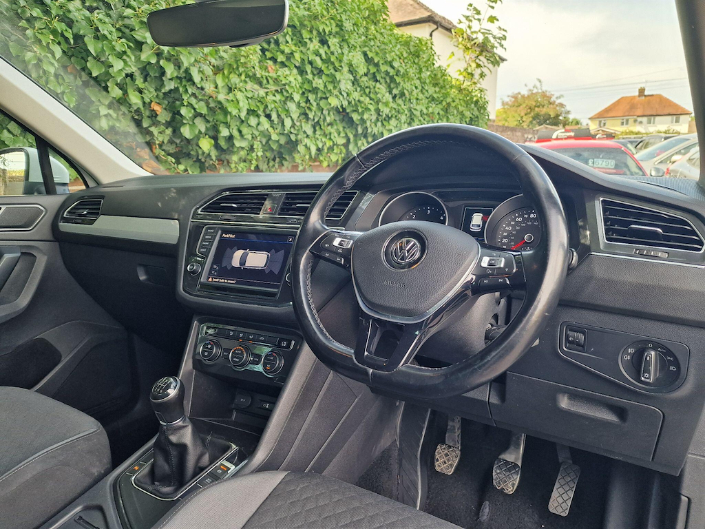 Volkswagen Tiguan 2.0 Tdi Bluemotion Tech Se Navigation Grey #11